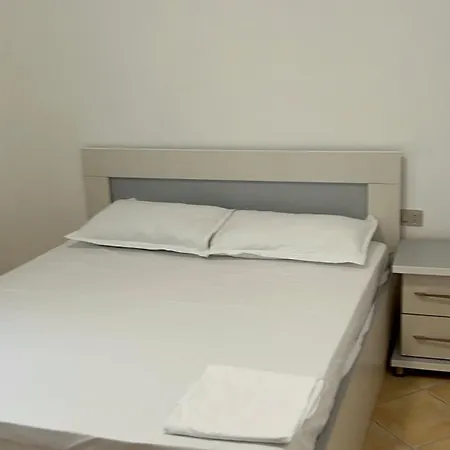 Vila Albert * Vlorë